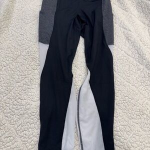 Women’s black and white leggings